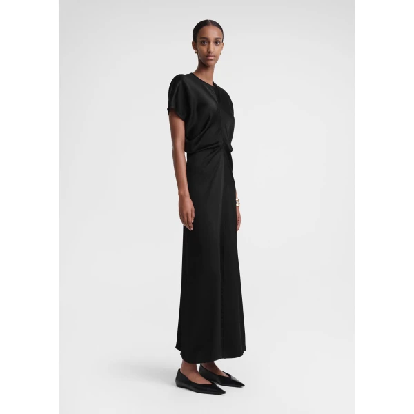 Totême Slouch waist dress in Black - Dresses - Scandinavian Minimalist Luxury at Luxury Shoes 