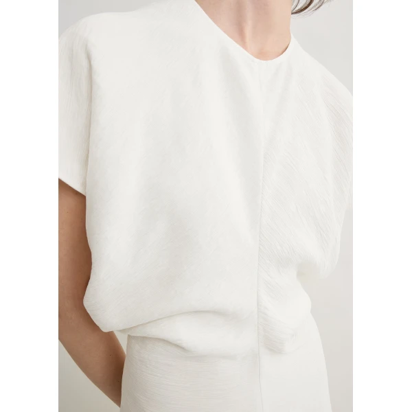 Totême Slouch waist dress in Off-white - Dresses - Scandinavian Minimalist Luxury at Luxury Shoes 