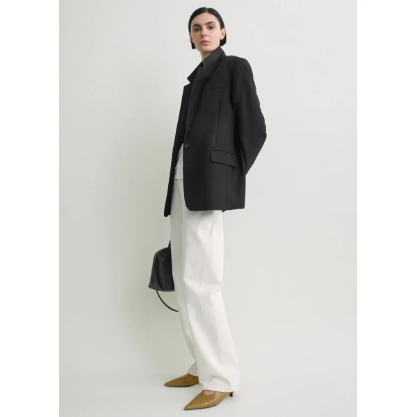 Totême Tailored blazer in Black - Jackets - Scandinavian Minimalist Luxury at Luxury Shoes 