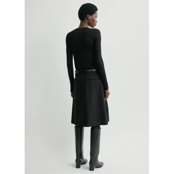 Totême Tailored pleat skirt in Black - Skirts - Scandinavian Minimalist Luxury at Luxury Shoes 