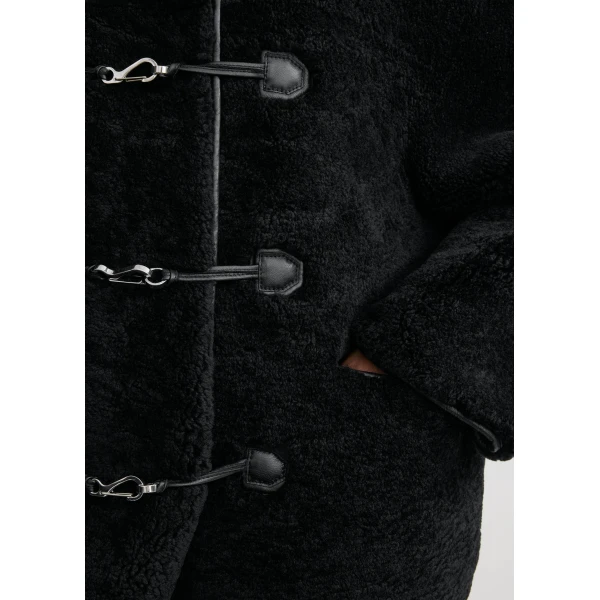 Totême Teddy shearling clasp jacket in Black - Jackets - Scandinavian Minimalist Luxury at Luxury Shoes 