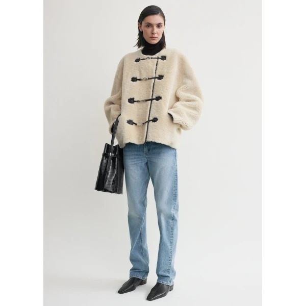 Totême Teddy shearling clasp jacket in Off-white - Jackets - Scandinavian Minimalist Luxury at Luxury Shoes 
