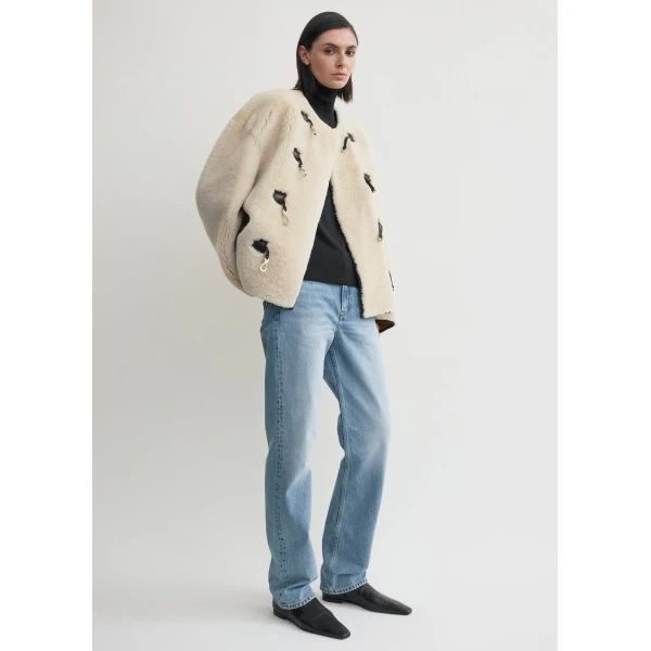 Totême Teddy shearling clasp jacket in Off-white - Jackets - Scandinavian Minimalist Luxury at Luxury Shoes 