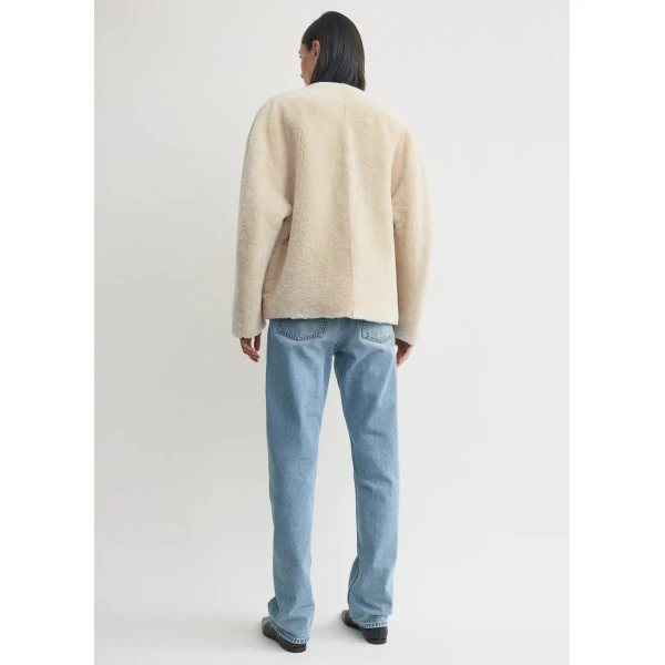 Totême Teddy shearling clasp jacket in Off-white - Jackets - Scandinavian Minimalist Luxury at Luxury Shoes 