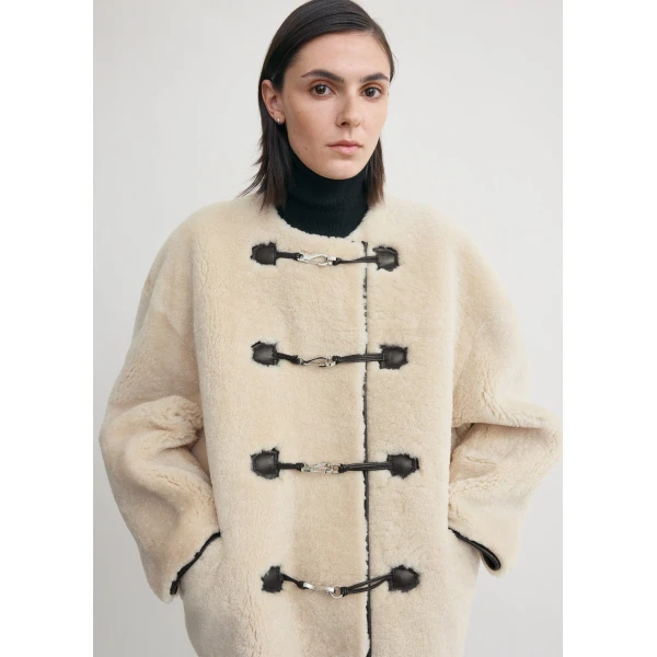 Totême Teddy shearling clasp jacket in Off-white - Jackets - Scandinavian Minimalist Luxury at Luxury Shoes 