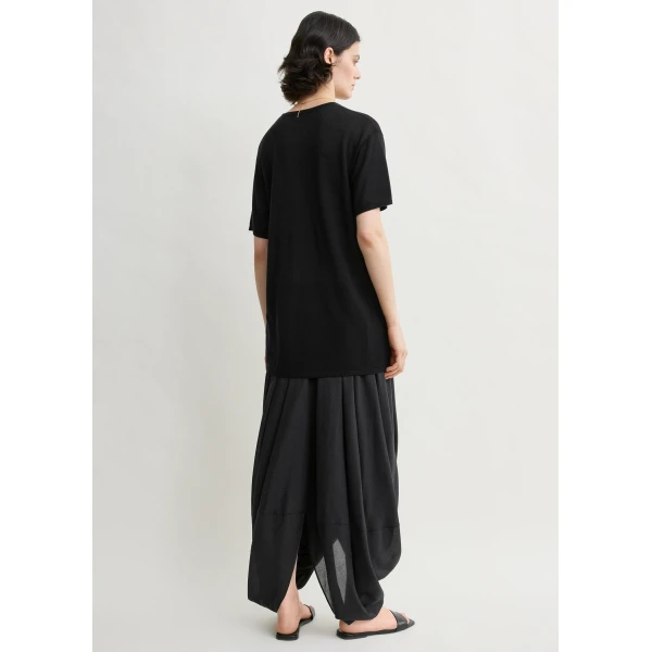 Totême Tee knit in Black - Tops - Scandinavian Minimalist Luxury at Luxury Shoes 