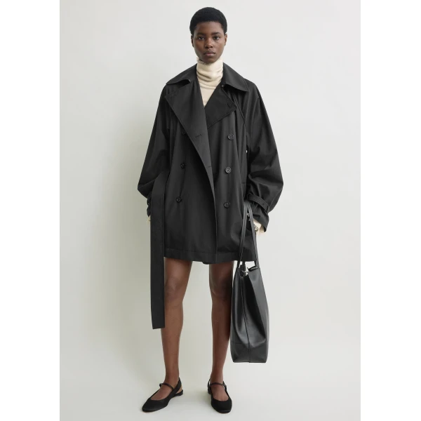 Totême Washed cotton trench in Washed black - Coats - Scandinavian Minimalist Luxury at Luxury Shoes 