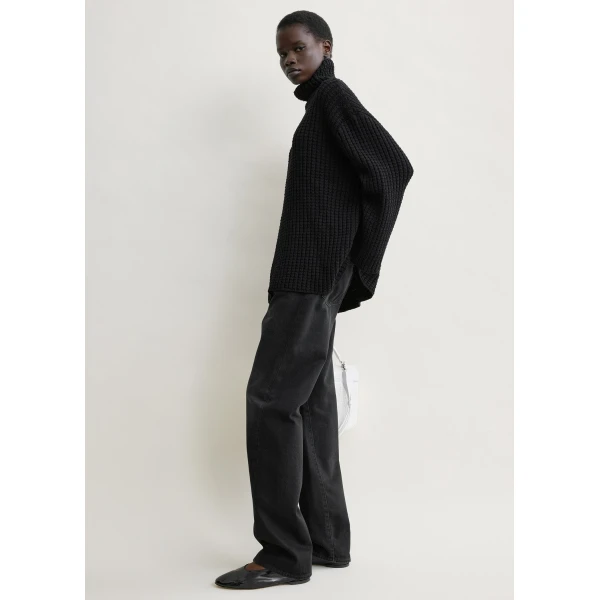 Totême Whipstitch knit in Black - Knitwear - Scandinavian Minimalist Luxury at Luxury Shoes 