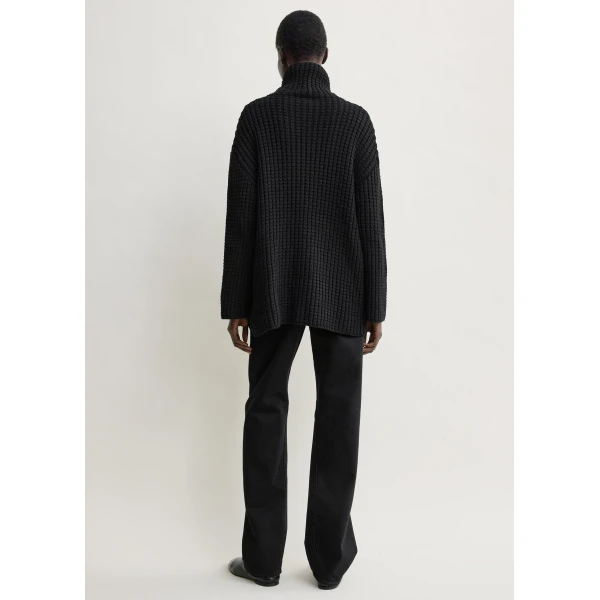 Totême Whipstitch knit in Black - Knitwear - Scandinavian Minimalist Luxury at Luxury Shoes 