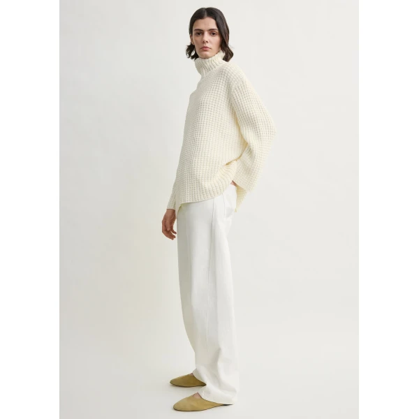 Totême Whipstitch knit in Milk - Knitwear - Scandinavian Minimalist Luxury at Luxury Shoes 