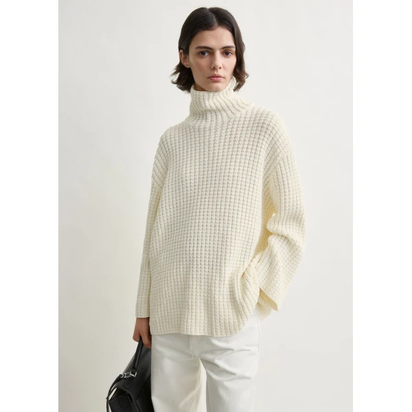 Totême Whipstitch knit in Milk - Knitwear - Scandinavian Minimalist Luxury at Luxury Shoes 
