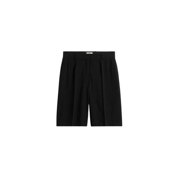Totême Wide fluid shorts in Black - Shorts - Scandinavian Minimalist Luxury at Luxury Shoes 
