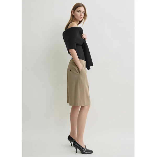 Totême Wide fluid shorts in Taupe - Shorts - Scandinavian Minimalist Luxury at Luxury Shoes 