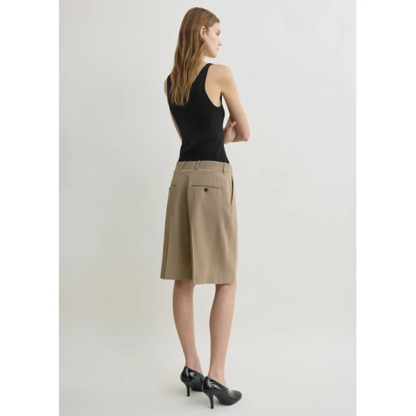 Totême Wide fluid shorts in Taupe - Shorts - Scandinavian Minimalist Luxury at Luxury Shoes 