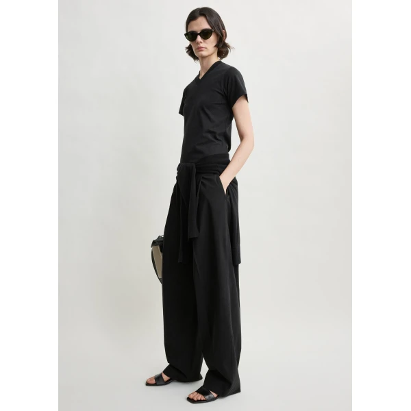 Totême Wide-ribbed v-neck tee in Black - Tops - Scandinavian Minimalist Luxury at Luxury Shoes 